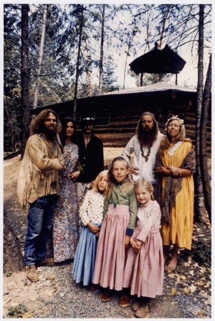 Fotografii de pace, dragoste, libertate rare despre viața comunității hippie în anii 1970