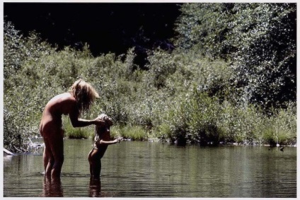 Fotografii de pace, dragoste, libertate rare despre viața comunității hippie în anii 1970