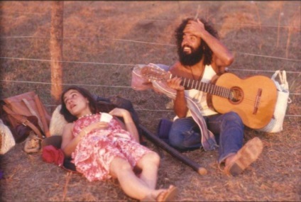 Fotografii de pace, dragoste, libertate rare despre viața comunității hippie în anii 1970