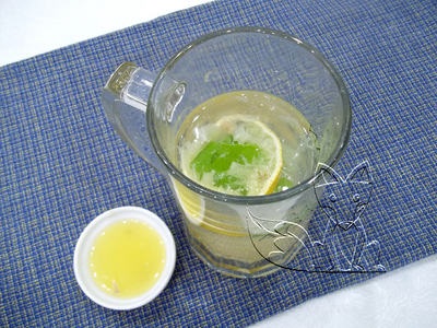 Az ital a borsmenta és citrom - előkészítése frissítő limonádé 5 percig