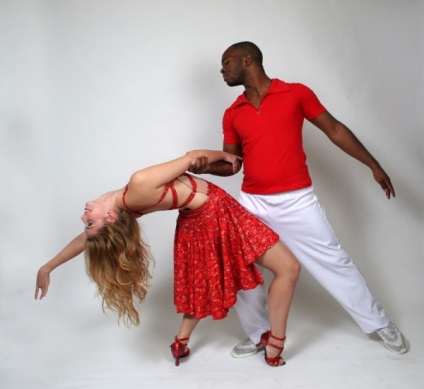 Dansuri sociale asociate - școlarizare în exd, lecții de dans în pereche