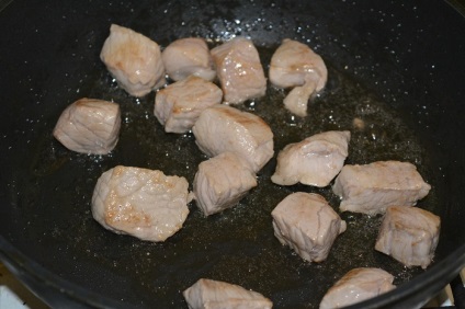 Perlovka cu carne într-o oală, gătită în cuptor - cum să gătești găină de perle cu carne