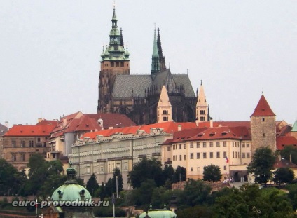 Castelul Praga din Praga, care arata din partea de est a cetatii