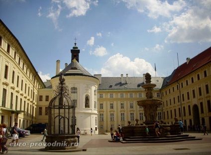 Castelul Praga din Praga, care arata din partea de est a cetatii