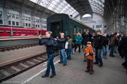 O plimbare pe o locomotivă retro de-a lungul inelului și în depozitul din fața Moscovei