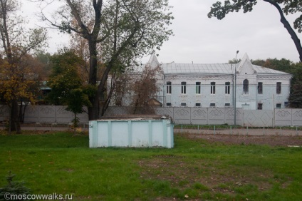 O plimbare pe o locomotivă retro de-a lungul inelului și în depozitul din fața Moscovei