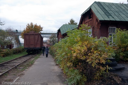 O plimbare pe o locomotivă retro de-a lungul inelului și în depozitul din fața Moscovei