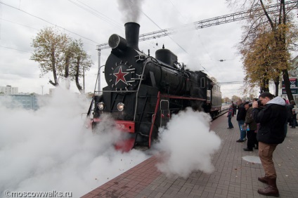 O plimbare pe o locomotivă retro de-a lungul inelului și în depozitul din fața Moscovei