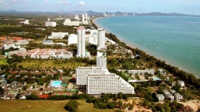 Zona și plaja din Jomtien din Pattaya - imagine de ansamblu