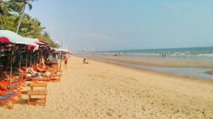 Zona și plaja din Jomtien din Pattaya - imagine de ansamblu