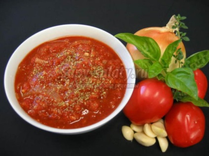 Rețetă adzhiki din tomatele de top-10 cu o fotografie