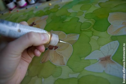 Pictura pe clasa de mătase pentru începători, desene și tehnici