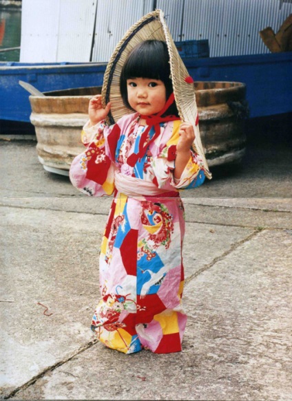 Fetiță roz-obrază din sat - favoritul general al Japoniei