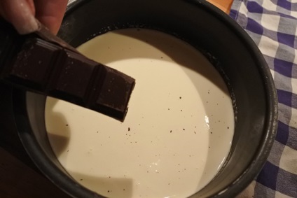 Poppy tekercs csokoládé jegesedés - modern otthoni főzés recept egy fotó