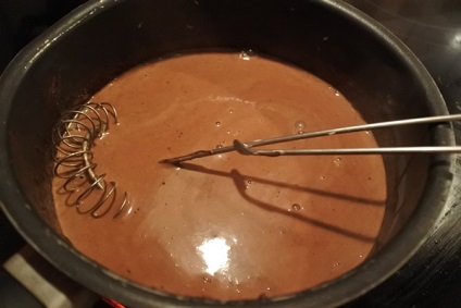 Poppy tekercs csokoládé jegesedés - modern otthoni főzés recept egy fotó