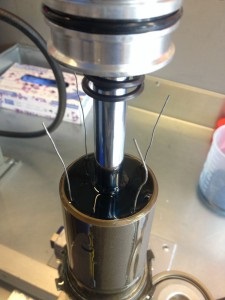 Amortizorul de amortizare de service fără o pompă de vid sau cum să înlocuiți uleiul în amortizorul propriu-zis