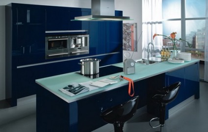 Bucătărie albastră, casa de vis