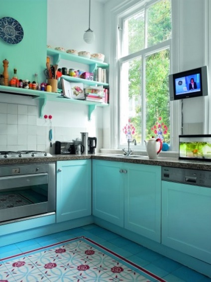 Bucătărie albastră, casa de vis