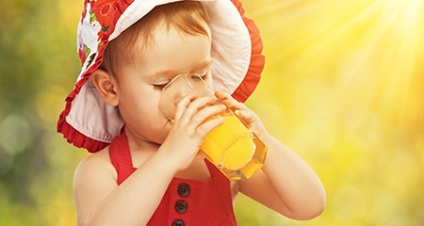 Cât de mult suc poate fi administrat unui copil de 6 luni