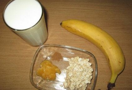 Smoothie banán (zabpehely, túró, tej) receptek