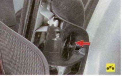 Demontarea și instalarea oglinzii interioare - Ford Focus 2