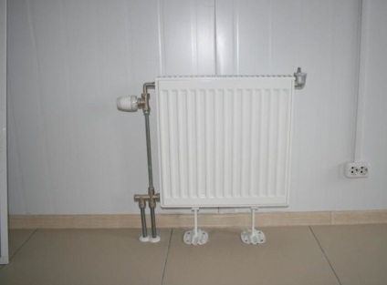 Fűtőelemek a radiátorok termosztáttal, beépítésre alumínium radiátorok