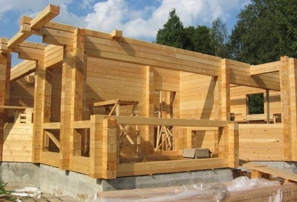 Tehnologia de construcție a casetelor și saune din lemn în compania de viață suburbană