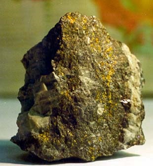 Greutatea specifică a minereului de cupru este densitatea și soiurile sale