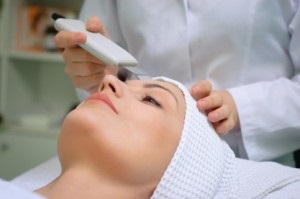 Prețul cu ultrasunete pentru curățarea feței, cost