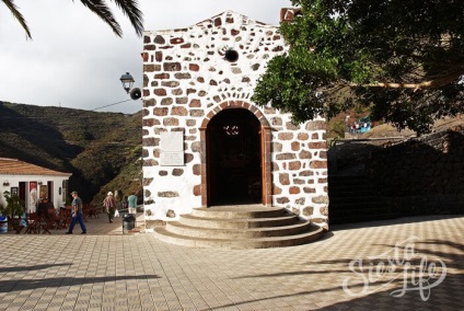 Cheile și măștile din sat în Tenerife