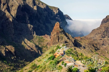 Cheile și măștile din sat în Tenerife