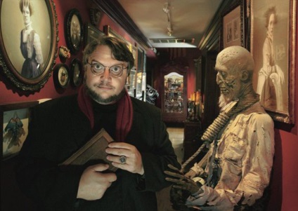 Într-o casă cu monștri, o colecție teribilă a regizorului Guillermo del Toro
