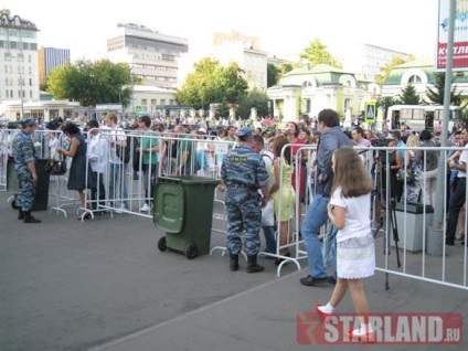 Cu o oră înainte de concertul Madonei, o cultură populară