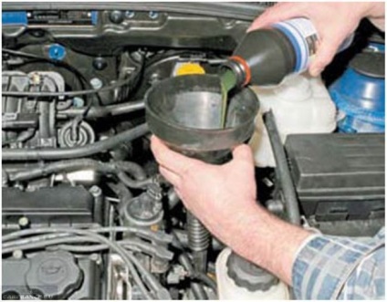 Înlocuirea senzorului de presiune a uleiului pe fotografia și video de la Chevrolet Lacetti