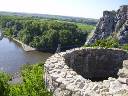 Castelul devine excursie, expoziție, adresă exactă, telefon