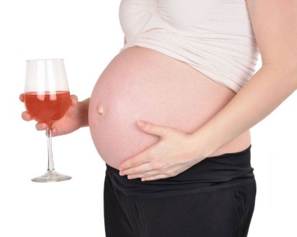 Alcoolul la începutul sarcinii afectează fătul