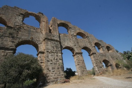 Aspendos - ruinele unui oraș antic din Turcia, fotografie a unui amfiteatru în aspendos