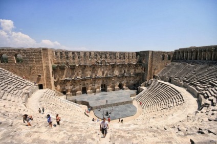 Aspendos - ruinele unui oraș antic din Turcia, fotografie a unui amfiteatru în aspendos