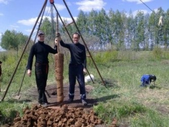 Burimj jól a saját kezével videó telepítési utasításokat, a fúróberendezés jellemzőit, árát,