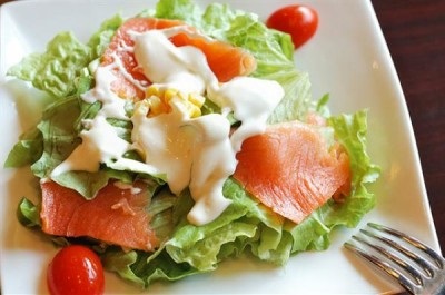 Salată din pește fiert