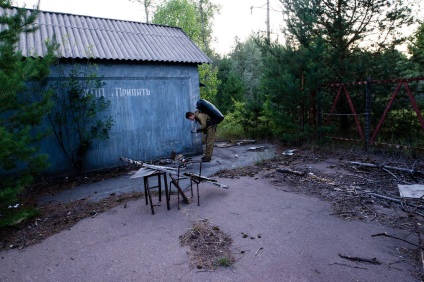 Cernobîl fără vize ilegale excursii la zona de infecție - pasăre în zbor