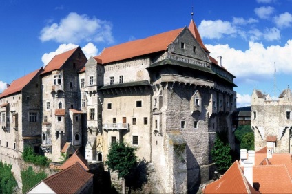 Care este castelul din Pernštejn în Cehia?