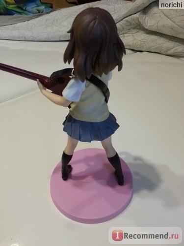 O figurină de k-on! Yui hirasawa chitara - «figura k-on! Yui hirasawa (yui hirasawa) cu o chitară în școală