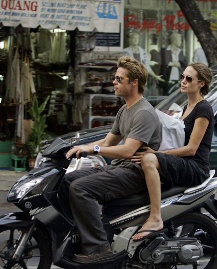 Povestea dragostei și despărțirii lui Brad Pitt și Angelina Jolie în fapte și fotografii atinge -