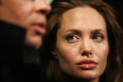 Povestea dragostei și despărțirea lui Brad Pitt și Angelina Jolie în fapte și fotografii atinge -