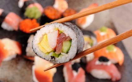 Как да се яде суши по правилата на маса етикет