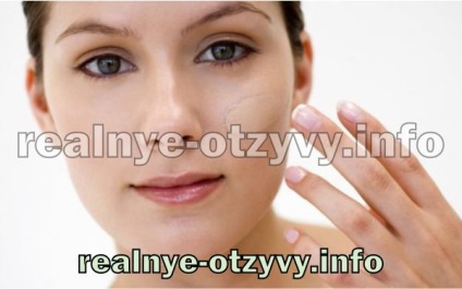 Cum să aplicați o fundație pe față cu degetele, buretele sau pensula