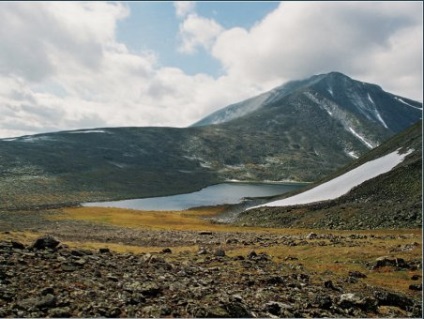 Care este cel mai înalt punct al munților Ural numit geografie?