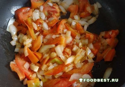 Cum să gătești un ardei gustos gustos cu carne tocată și orez - o rețetă cu fotografii în mișcare