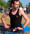 Cum să întindeți mușchii adductori ai coapsei pentru padmasana (postura de lotus)